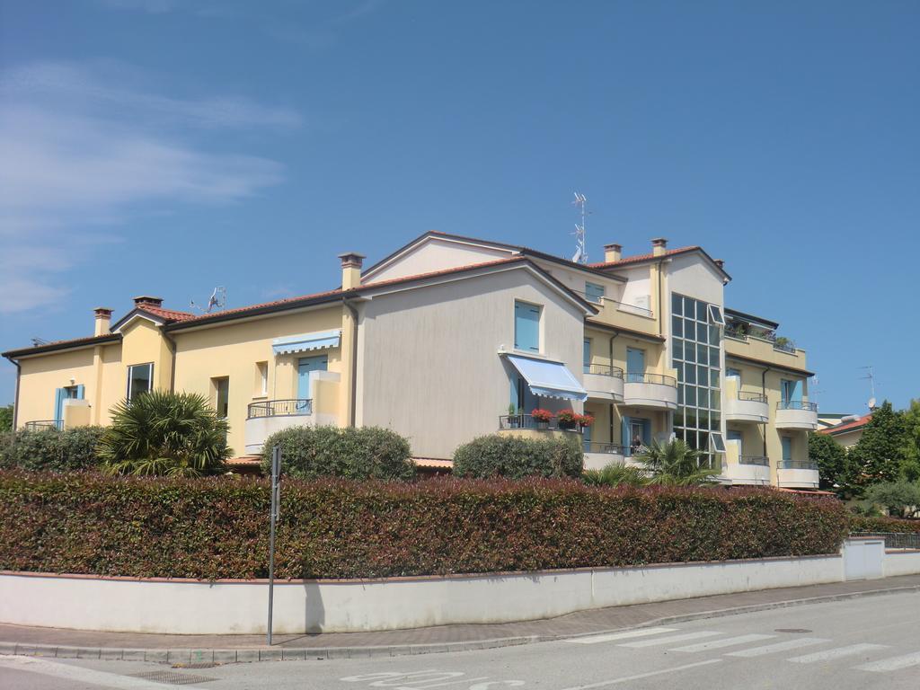 Residence Elisa Piano Terra Con Giardino E Posto Spiaggia Incluso Caorle Cameră foto